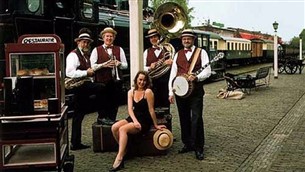 Jubileum - Looporkest Streetparade