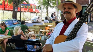 Zanger Gitarist Ricco, Troubadour Ricco