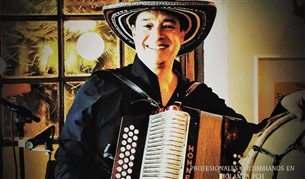 Entertainment bedrijfsfeest - Zanger Accordeonist Osorio