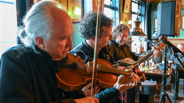 Brogans Bar - Iers Muziektrio, image 5587