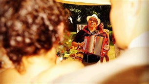 Zanger Accordeonist Osorio, Lekkere Cumbia Salsa Latin 