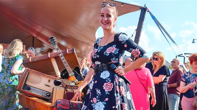 Traveling Tunes - Sfeermakers met live muziek en decor, live muziek optreden, foto 13