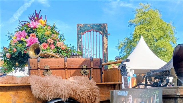 Traveling Tunes - Sfeermakers met live muziek en decor, live muziek optreden, foto 14